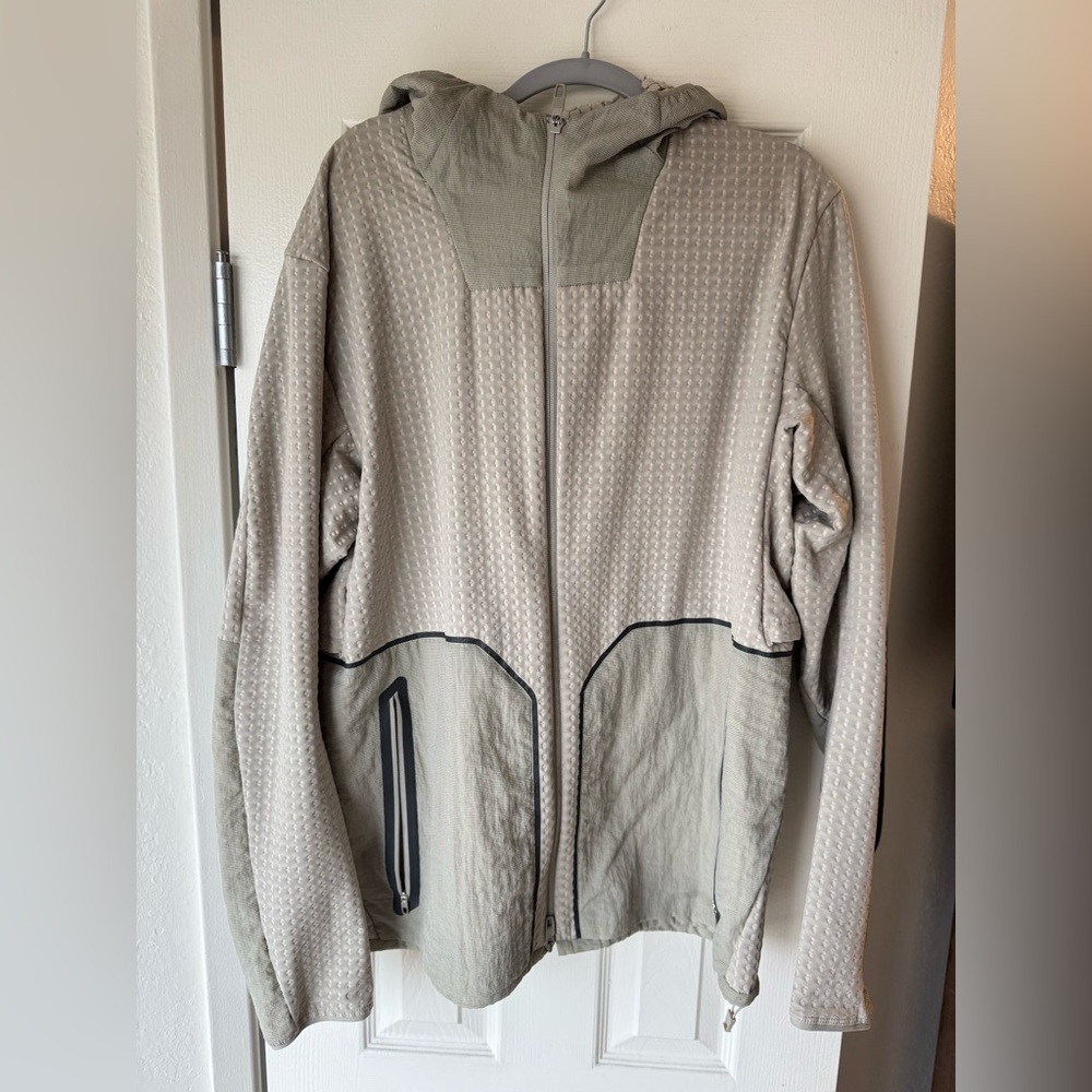 Men’s Lululemon outdoor jacket